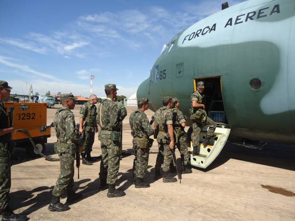 O efetivo, lotado no Comando Militar do Oeste, no 47º Batalhão de Infantaria, sediado em Coxim (MS), partiu para a cidade de Sinop (MT) Crédito: CMO